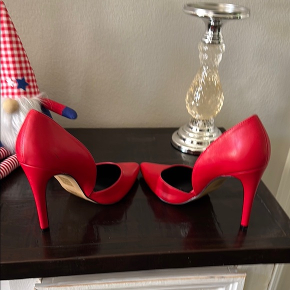 Express Red Classic Pointed-Toe Heels - Picture 3 of 10